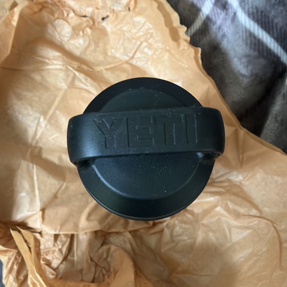 Yeti Ford Maverick collaboration cup holder tumbler NWT - Picture 5 of 5